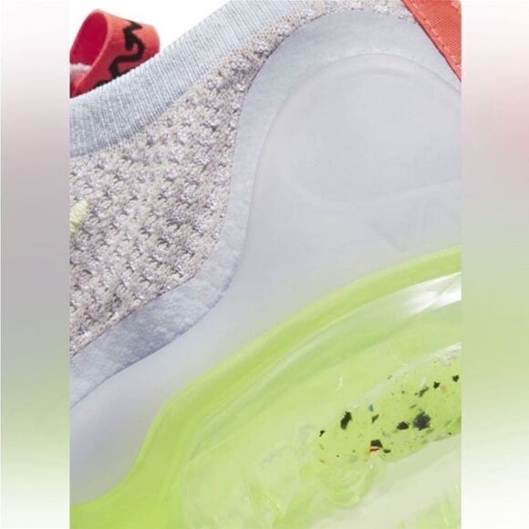 NWT NIKE Air Vapormax FK Sneaker Light Bone/Black/Lime Ice DC4112 003 Size 6 - Picture 7 of 10